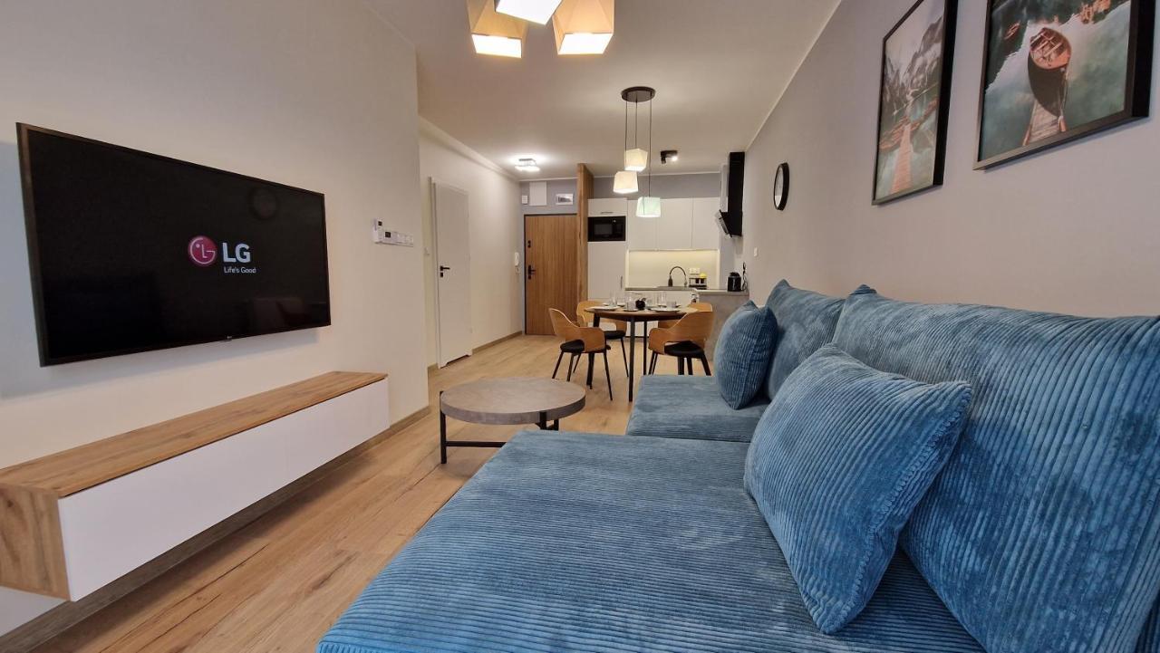 Apartment Iii *