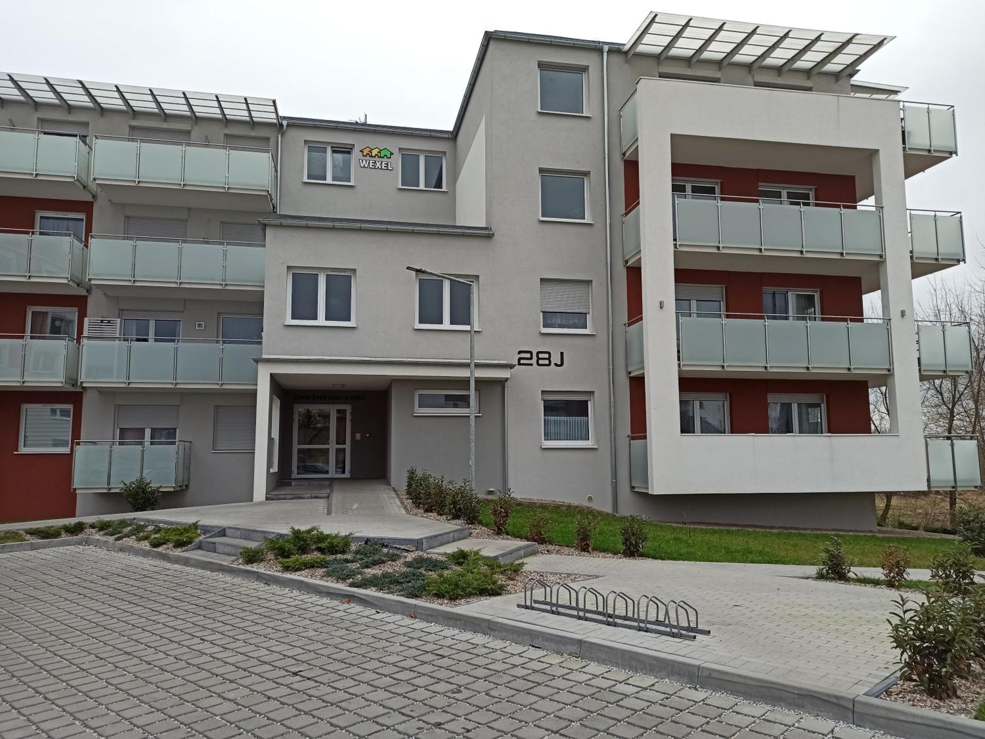 Apartment Iii *